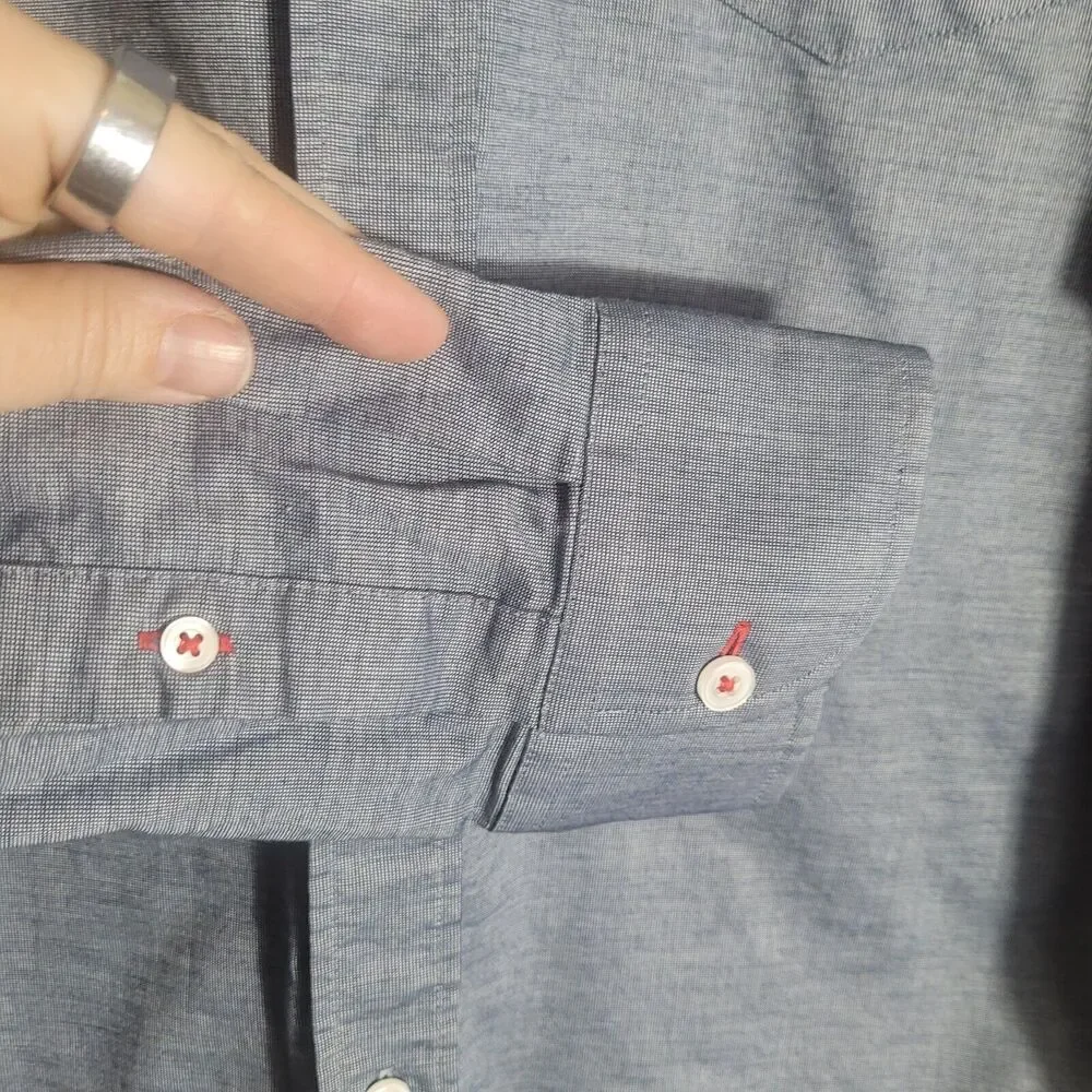 UNTUCKit Chambray Button Front‎ Shirt Men's Size Large Blue Business Casual